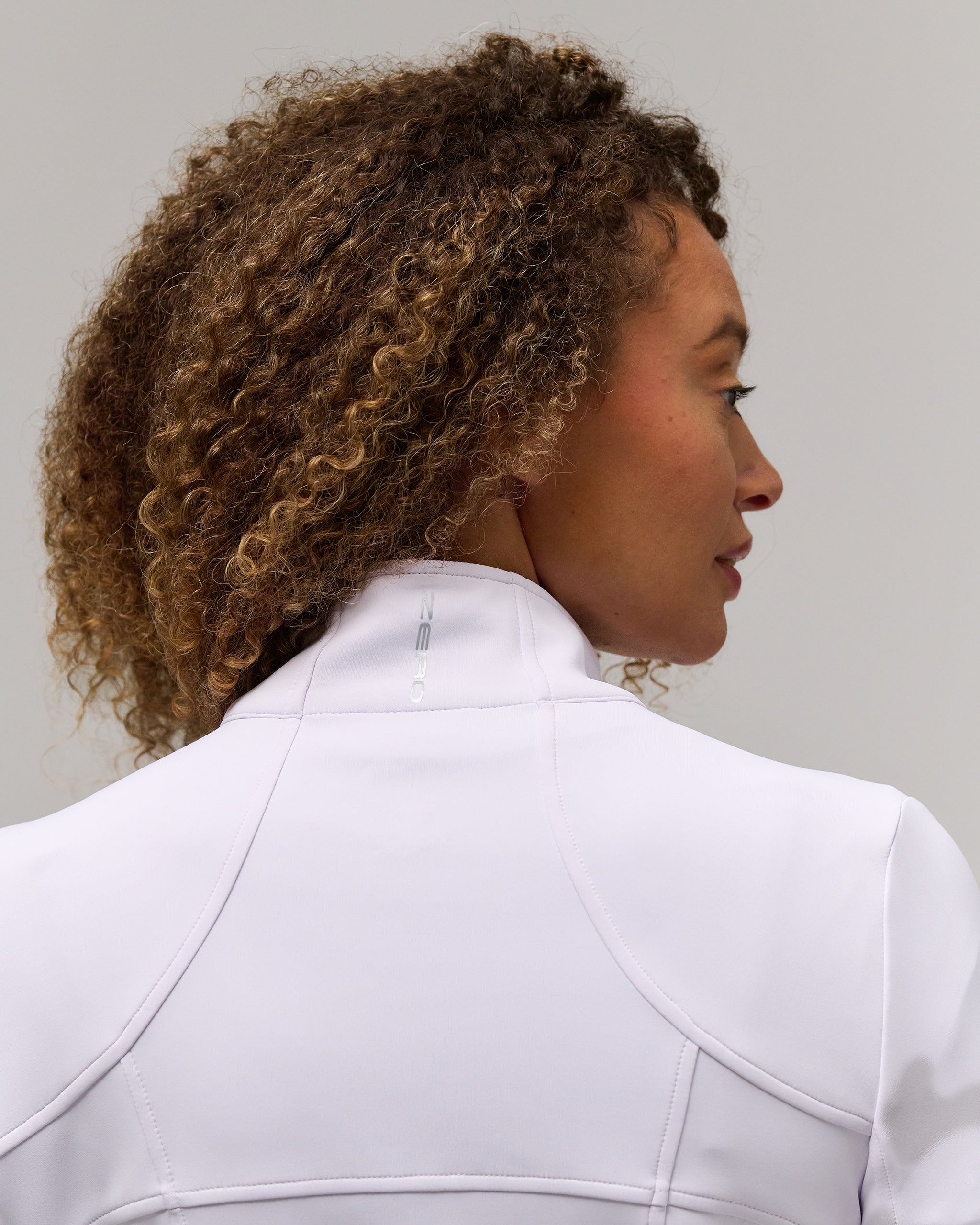 シェリーミミ Mikaela Z500 Performance Full Zip – Zero Restriction