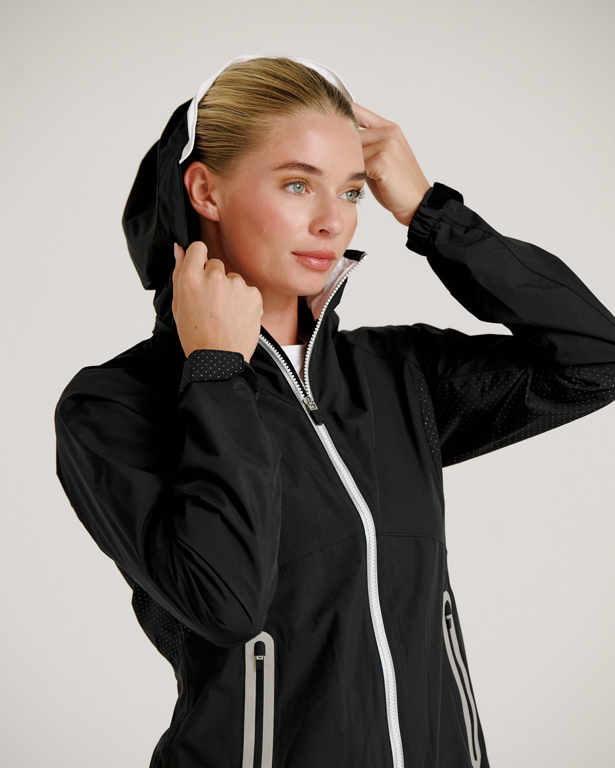 BLACK/METALLIC SILVER