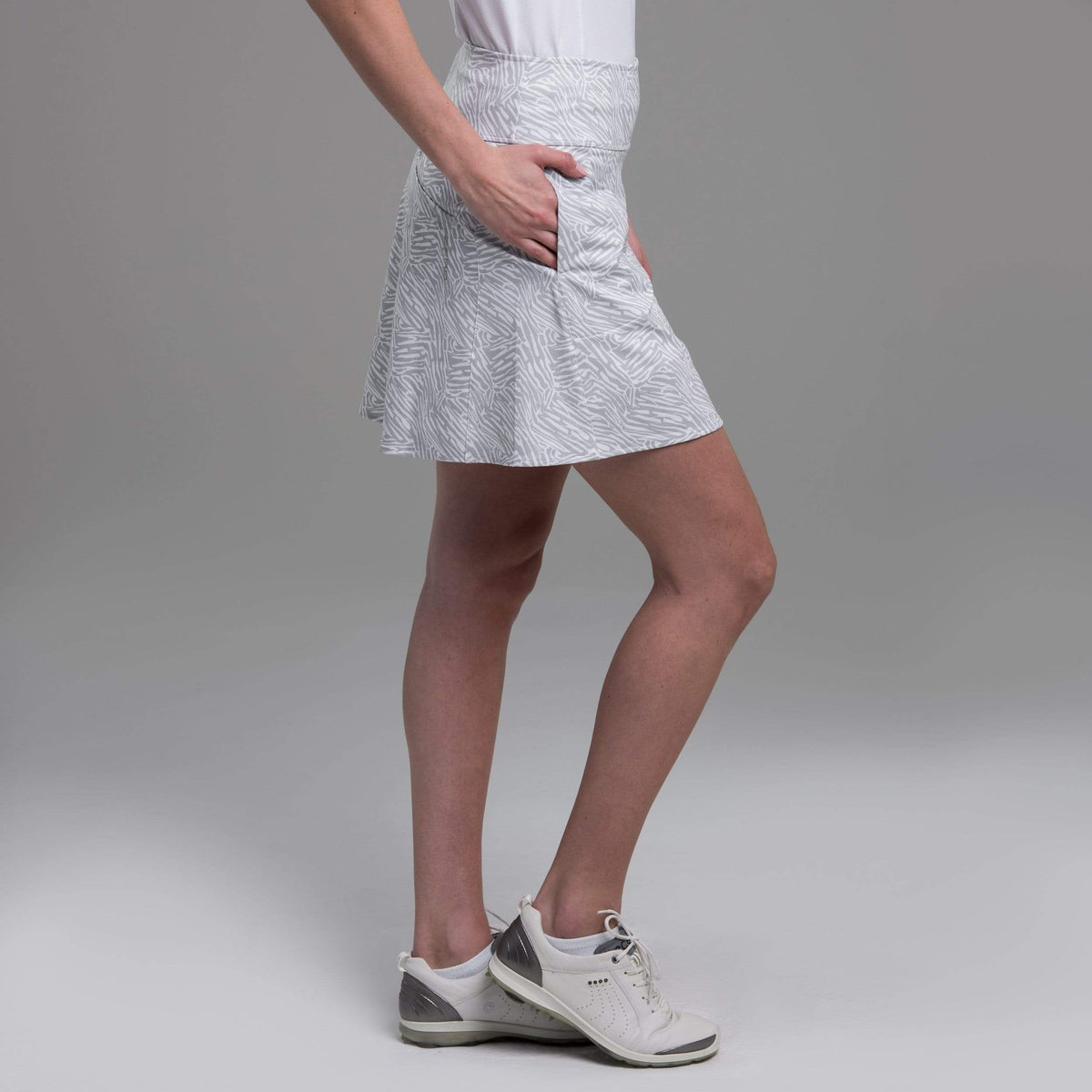 WHITE/STORM